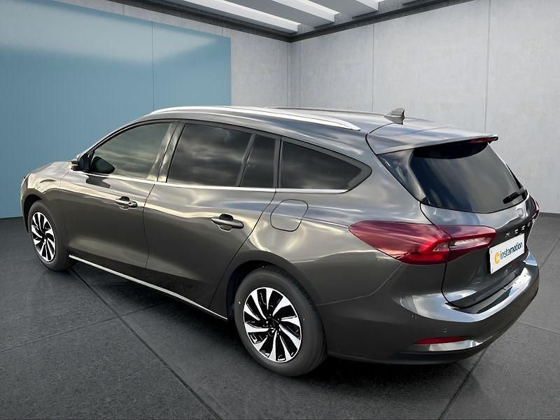 Gebraucht Ford Focus 125 PS (91 kW) 2025 Grau Kombi