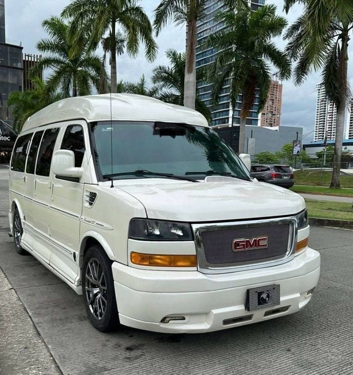 Weiß Gebraucht 2013 GMC Savana Van / Kleinbus | 49.500 € - Bild 1/4