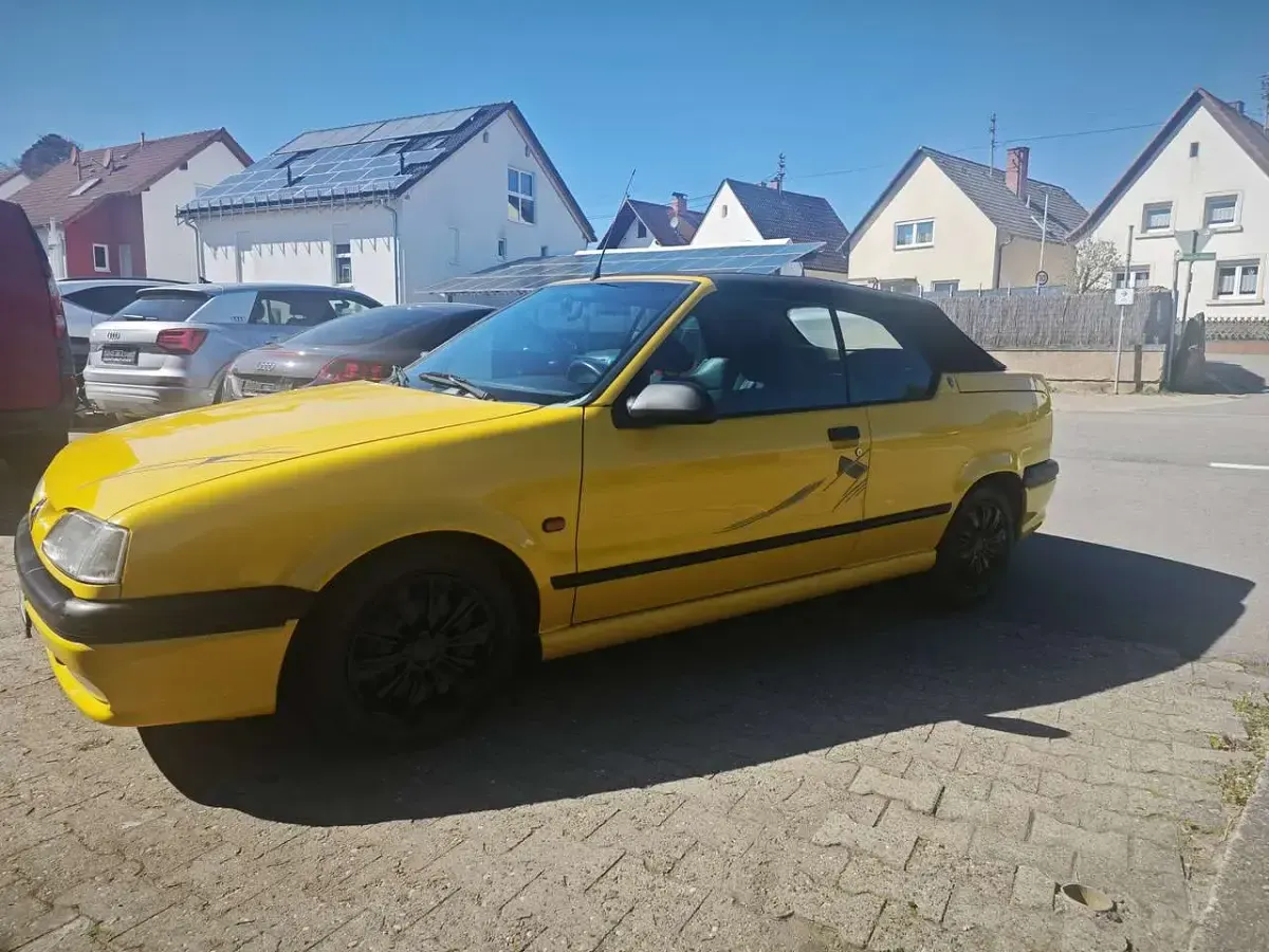 Gebraucht Renault 19 90 PS (66 kW) 1996 377 daytona gelb Cabrio