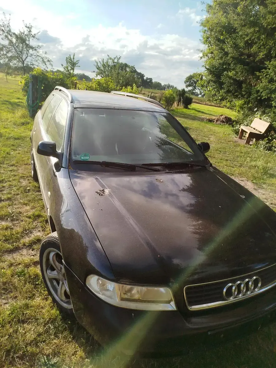 Gebraucht Audi A4 125 PS (91 kW) 1999 Schwarz Kombi