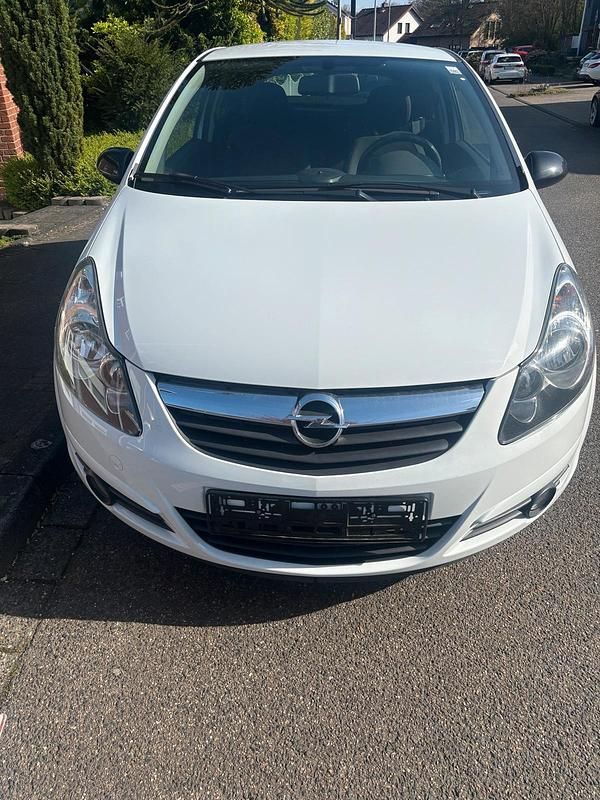 Gebraucht Opel Corsa 101 PS (74 kW) 2010 Weiß Kleinwagen