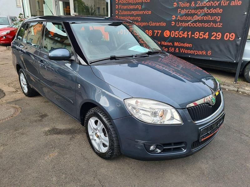 Grau Gebraucht 2009 Skoda Fabia Kleinwagen | 1.799 € (Fairer Preis) - Bild 1/4