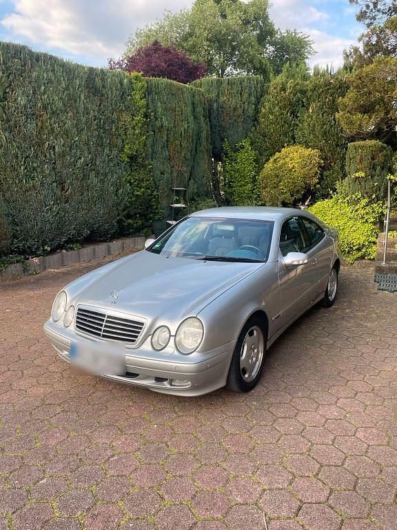 Silber Gebraucht 2000 Mercedes CLK230 Elegance Coupé | 5.000 € (Fairer Preis) - Bild 1/4