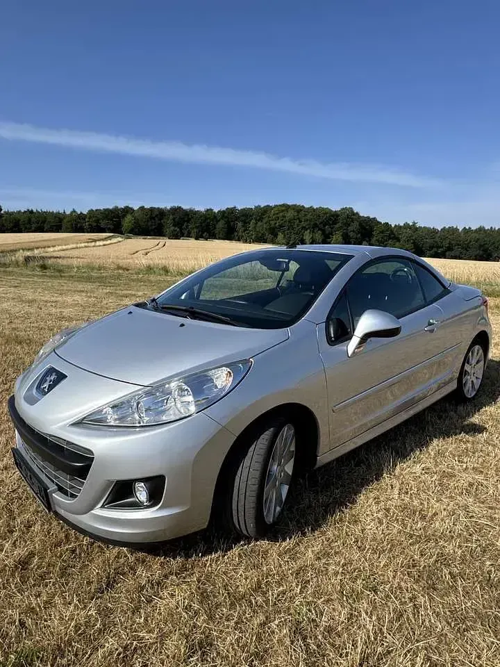 Gebraucht Peugeot 207 CC 156 PS (114 kW) 2013 Silber Cabrio