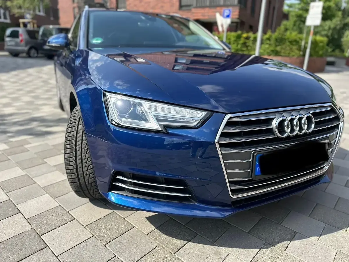 Gebraucht Audi A4 Ambiente 190 PS (139 kW) 2016 Blau Kombi