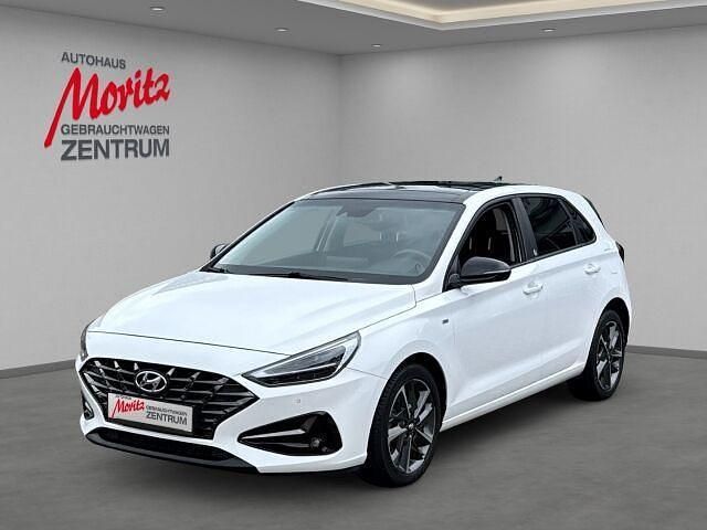 Weiss Gebraucht 2021 Hyundai i30 Edition 30+ Limousine | 19.980 € (Guter Preis) - Bild 1/4