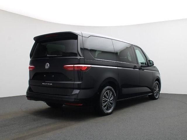 Gebraucht VW Multivan Life 150 PS (110 kW) 2025 Deep black perleffekt Van