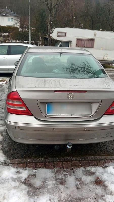 Gebraucht Mercedes C220 150 PS (110 kW) 2004 Andere farben Limousine