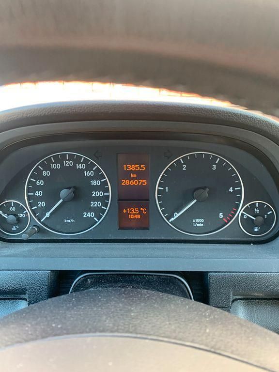 Gebraucht Mercedes A160 Elegance 82 PS (60 kW) 2010 Silber Limousine