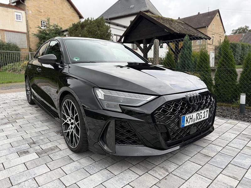 Schwarz Gebraucht 2025 Audi RS3 Ambiente Limousine | 62.900 € (Guter Preis) - Bild 1/4