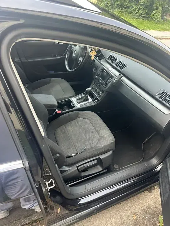Gebraucht VW Passat Comfortline 140 PS (102 kW) 2014 Schwarz Limousine