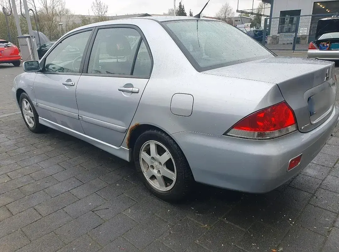Gebraucht Mitsubishi Lancer 92 PS (67 kW) 2007 Silber Limousine