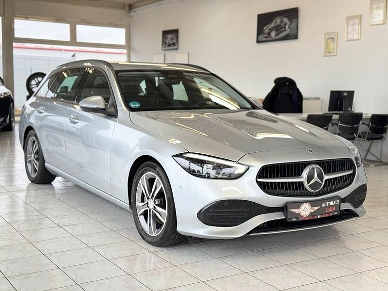 Gebraucht Mercedes C200 Business 163 PS (119 kW) 2023 Hightech silber Kombi