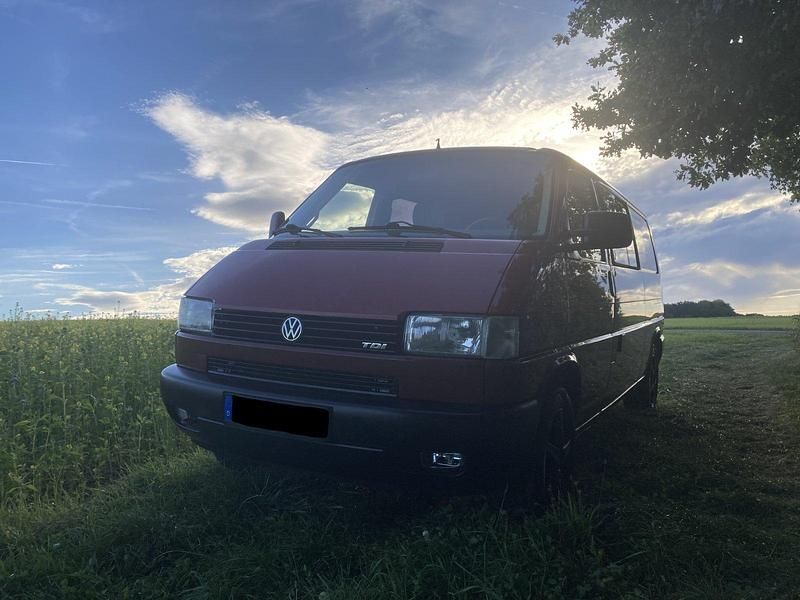 Gebraucht VW T4 139 PS (102 kW) 2000 Rot Van