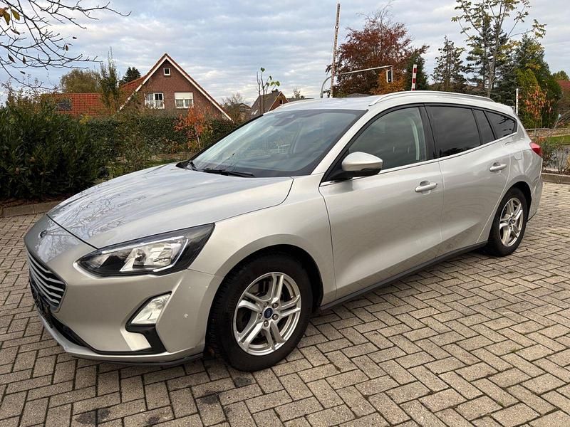 Gebraucht Ford Focus Cool & Connect 125 PS (91 kW) 2020 Silber Kombi