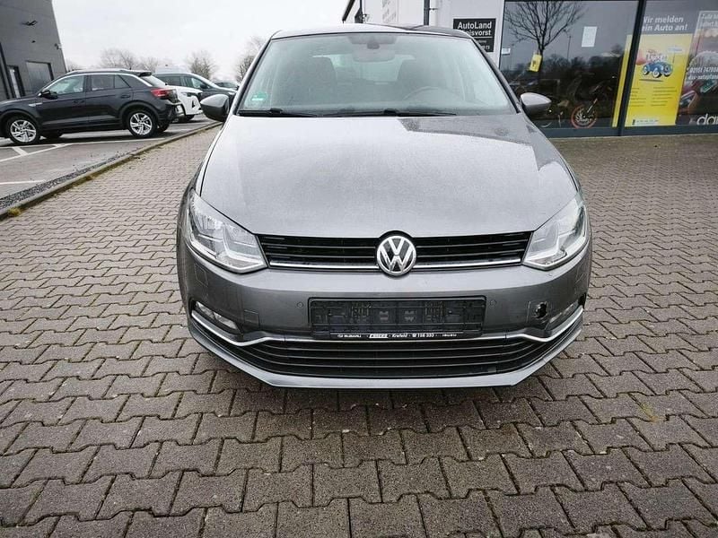 Grau Gebraucht 2017 VW Polo Sound Limousine | 6.600 € (Superpreis) - Bild 1/4