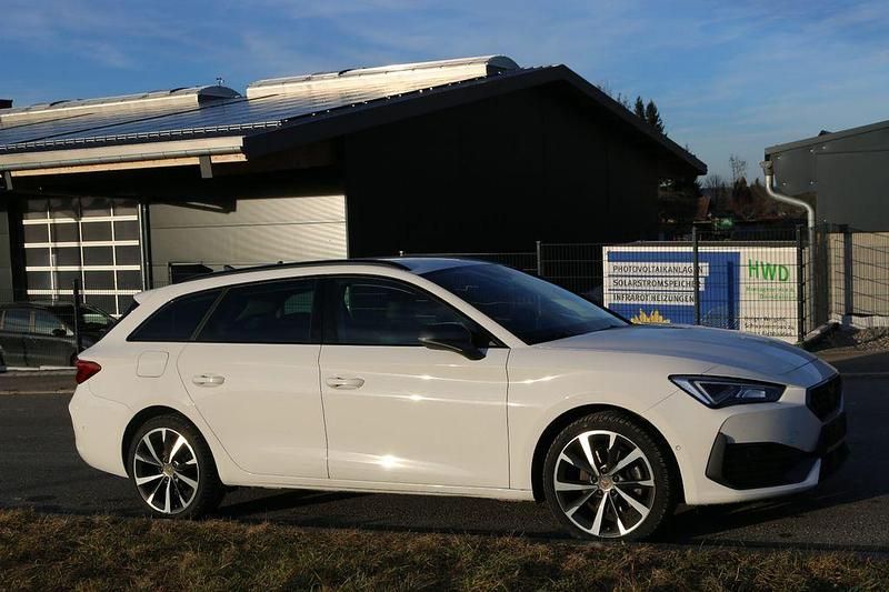 Usata Cupra Leon 150 CV (110 kW) 2024 Bianco Berlina