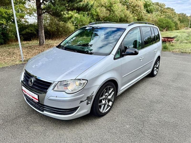 Silber Gebraucht 2007 VW Touran Trendline Van / Kleinbus | 4.990 € (Etwas zu teuer) - Bild 1/4