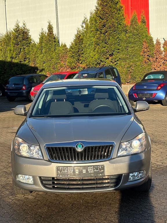 Beige Gebraucht 2011 Skoda Octavia Family Limousine | 4.999 € (Fairer Preis) - Bild 1/4