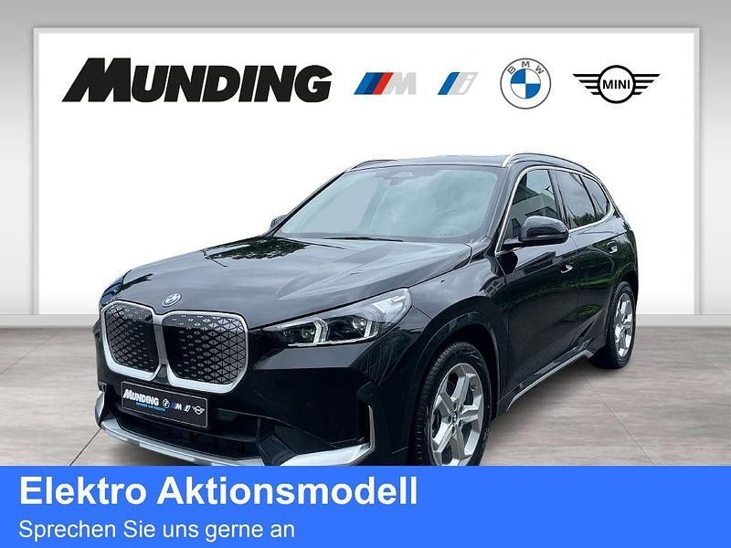 Schwarz Neu 2025 BMW iX1 xLine SUV | 66.660 € - Bild 1/4