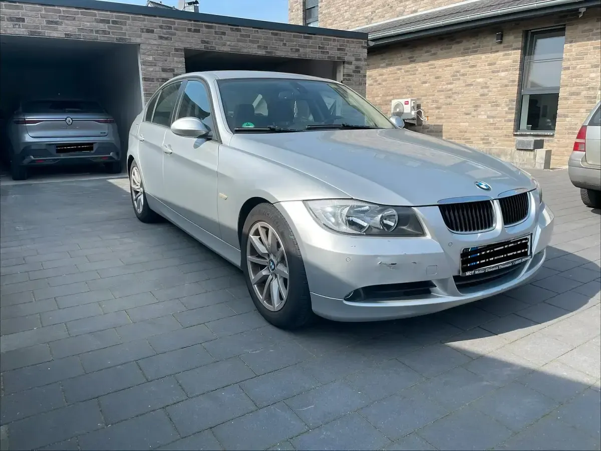 Używany BMW 320 170 KM (125 kW) 2007 Srebrny Sedan/Limuzyna