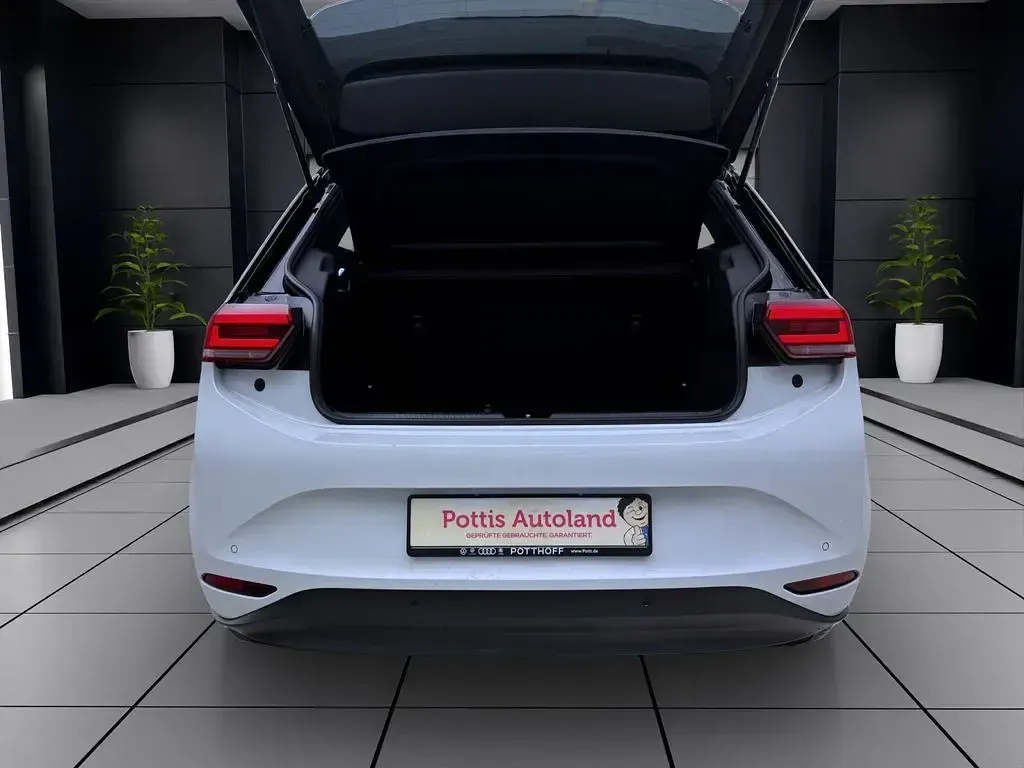 Gebraucht VW ID.3 Pro Performance 150 kW (204 PS) 2023 Weiß Kleinwagen
