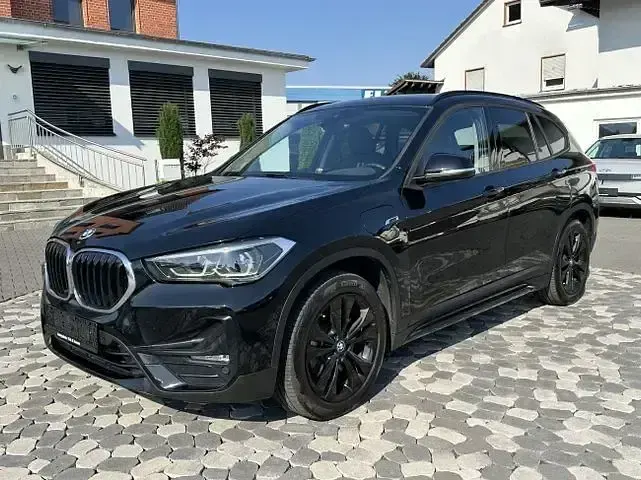 Gebraucht BMW X1 Sport Line 220 PS (161 kW) 2022 Schwarz SUV