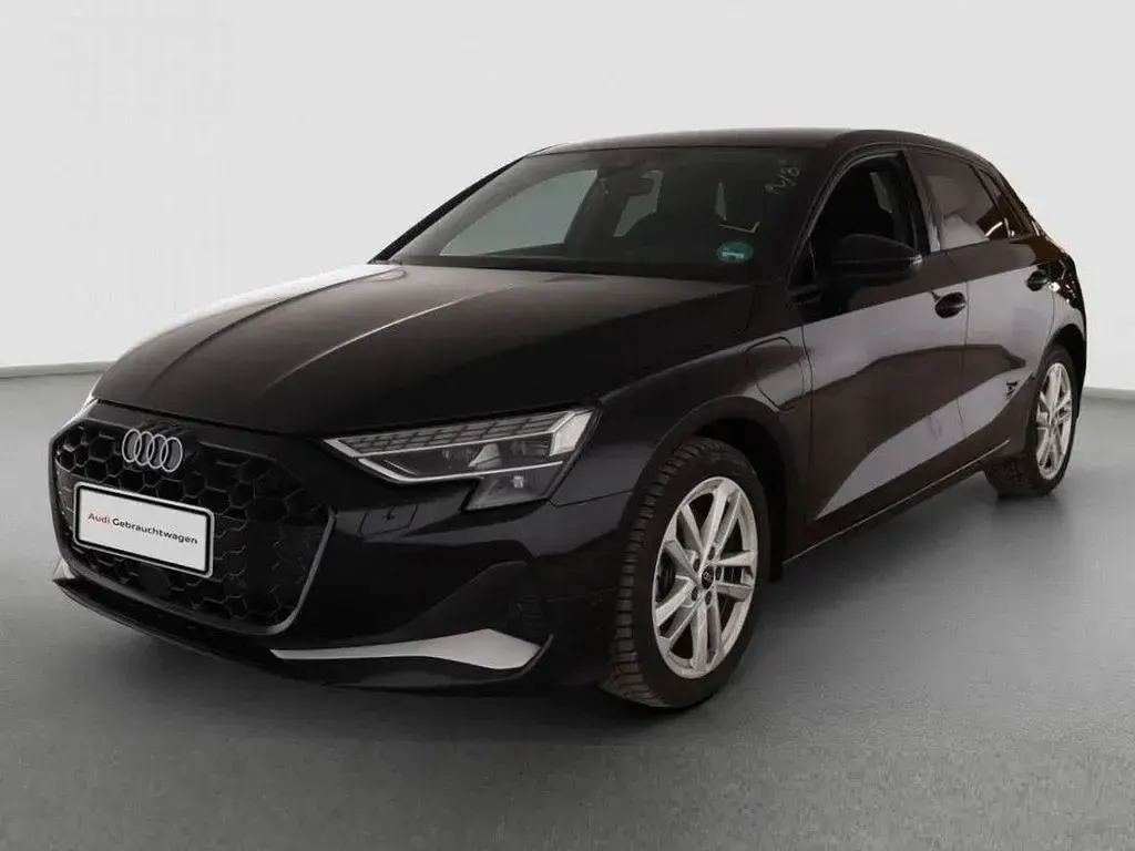 Używany Audi A3 Advanced 204 KM (150 kW) 2025 Czarny Sedan/Limuzyna