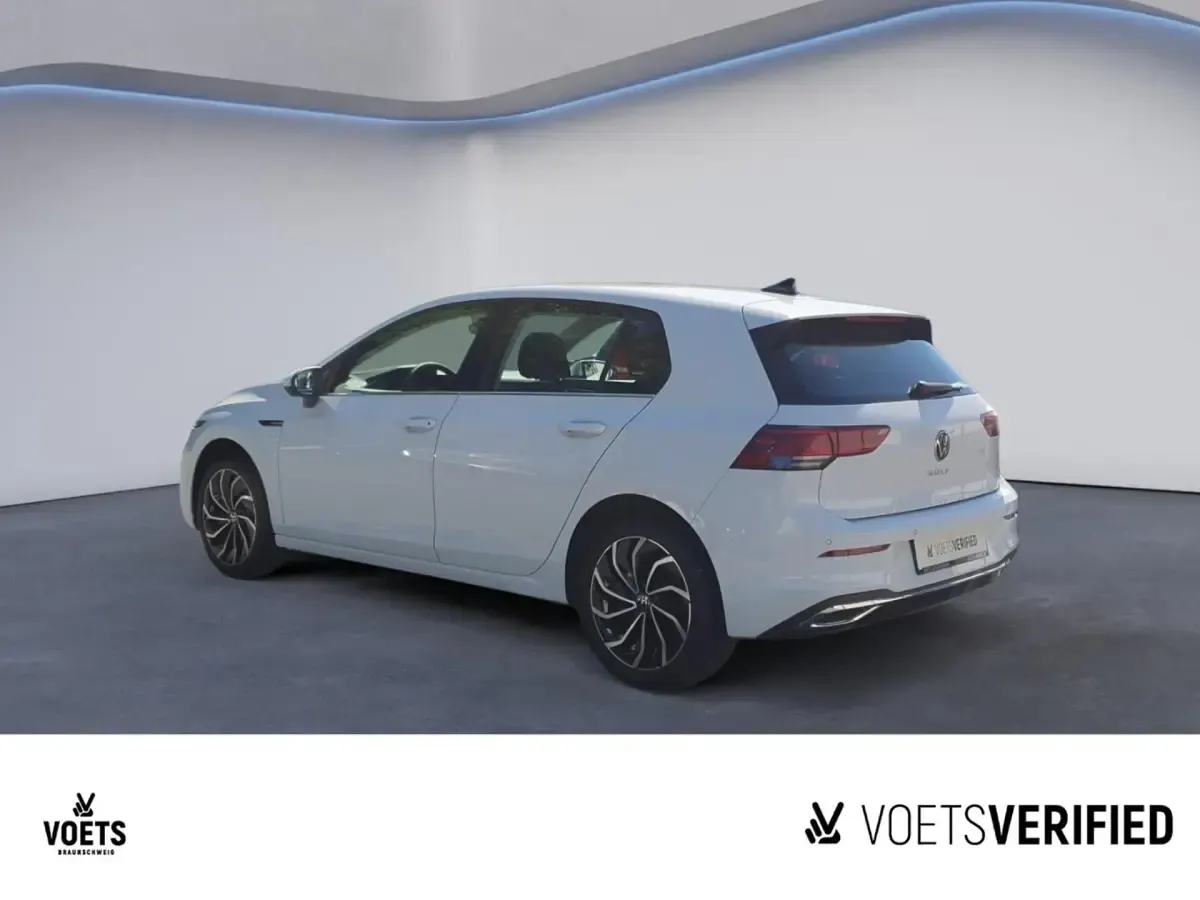 Gebraucht VW Golf VIII Style 190 PS (139 kW) 2024 Weiß Limousine