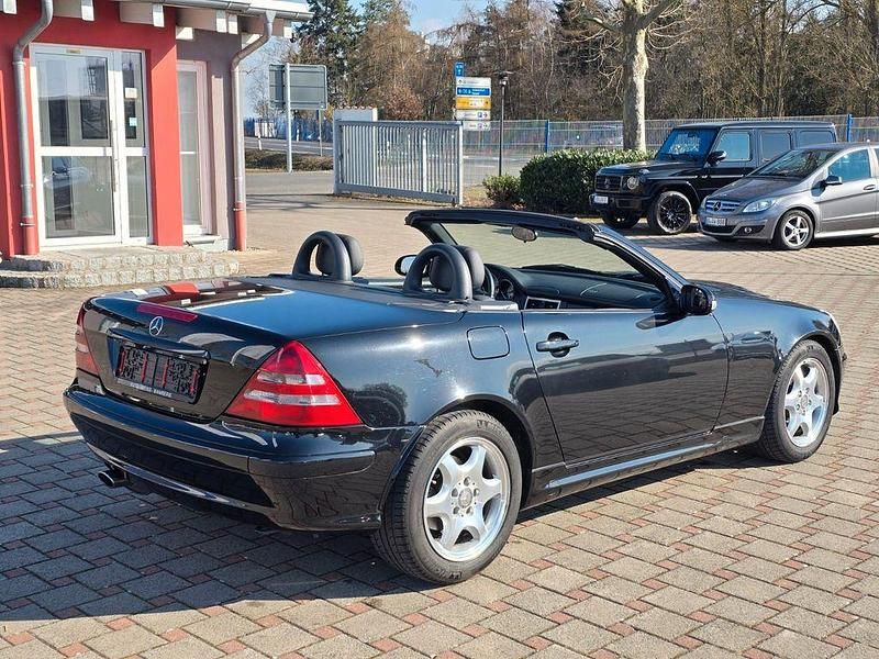 Gebraucht Mercedes SLK230 197 PS (144 kW) 2000 Schwarz Cabrio