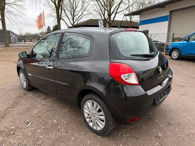 Gebraucht Renault Clio III Dynamique 75 PS (55 kW) 2011 Schwarz Kleinwagen