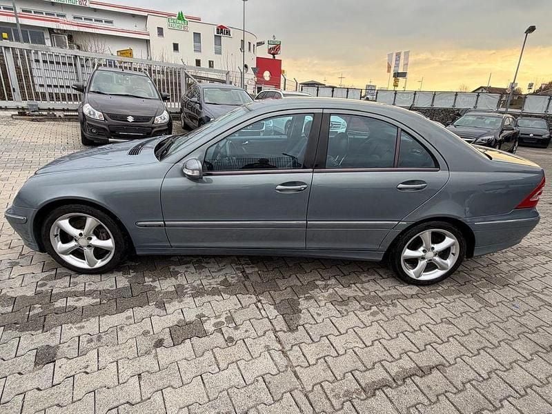 Gebraucht Mercedes C180 143 PS (105 kW) 2004 Grau Limousine