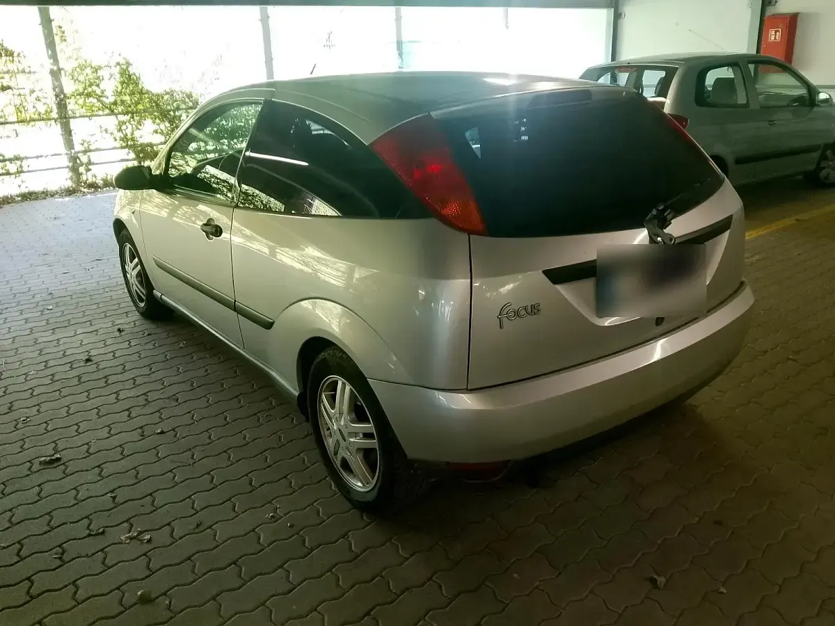 Gebraucht Ford Focus 101 PS (74 kW) 2001 Silber Limousine