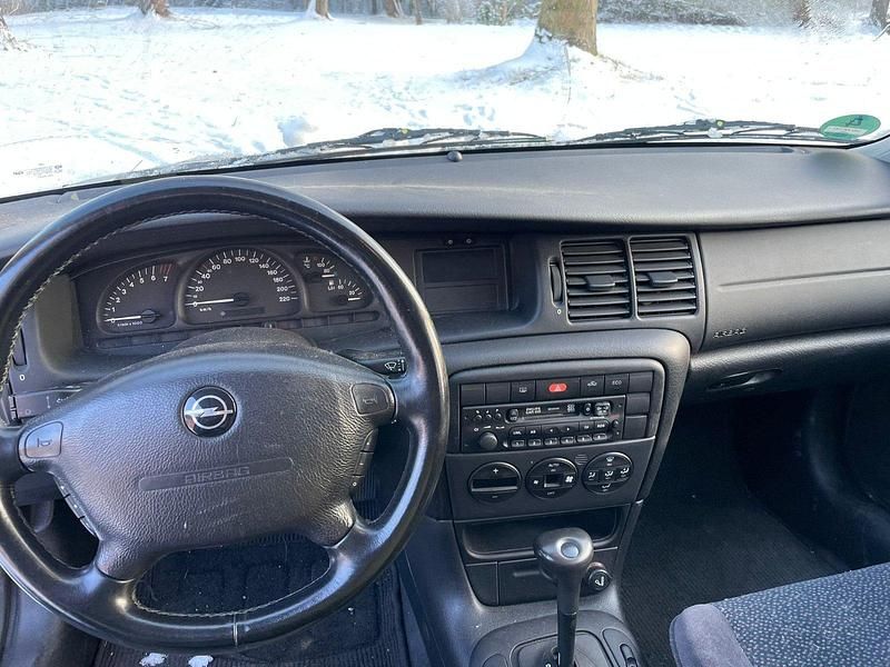 Gebraucht Opel Vectra Elegance 116 PS (85 kW) 2000 Silber Kombi