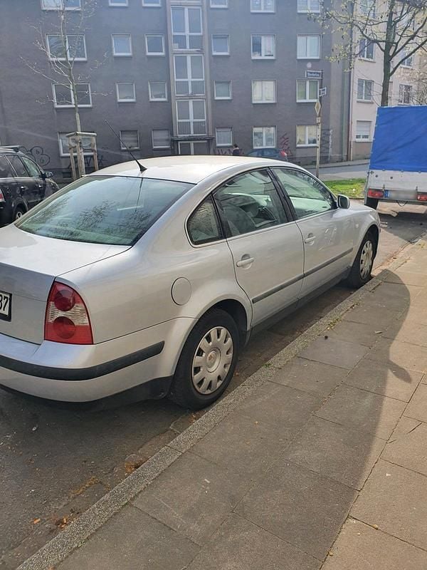 Gebraucht VW Passat 150 PS (110 kW) 2001 Silber Limousine