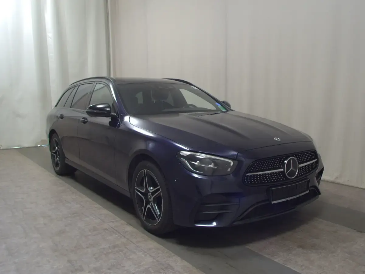 Gebraucht Mercedes E300 AMG line 320 PS (235 kW) 2022 Blau Limousine