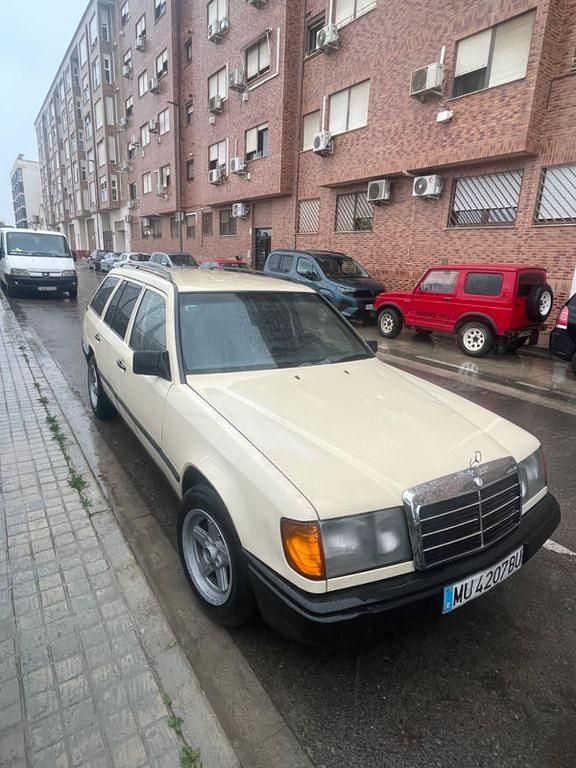 Gebraucht Mercedes 300 185 PS (136 kW) 1987 Beige Limousine