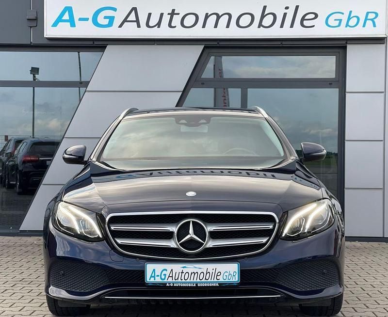 Gebraucht Mercedes E220 Avantgarde 194 PS (142 kW) 2016 Cavansitblau Kombi