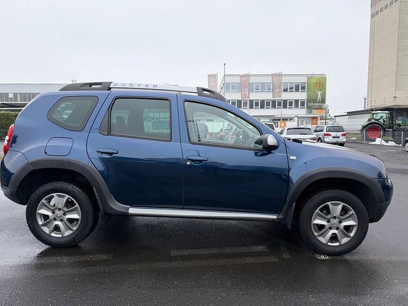 Gebraucht Dacia Duster Celebration 105 PS (77 kW) 2016 Blau SUV