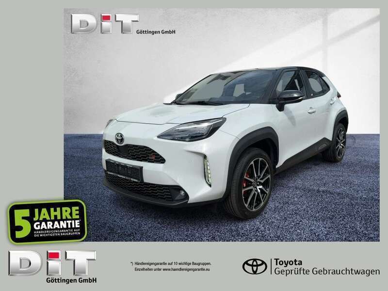 Ash grey metallic (1k6)/ black Gebraucht 2022 Toyota Yaris Cross Sport SUV | 25.990 € (Fairer Preis) - Bild 1/4