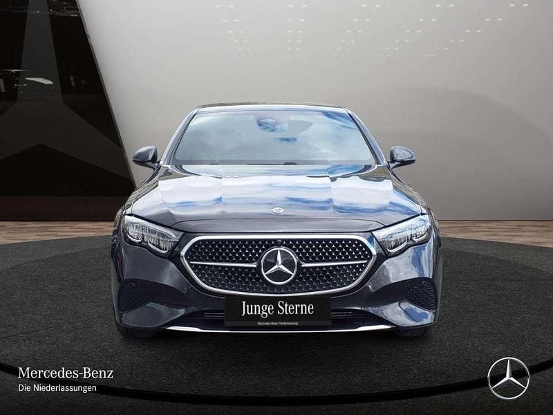 Używany Mercedes E220 Advanced 197 KM (144 kW) 2025 Szary Sedan/Limuzyna