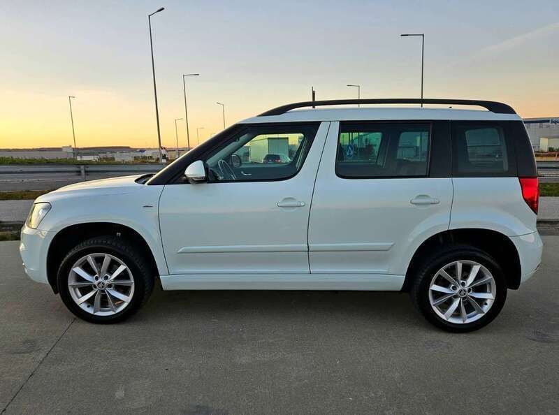 Weiß Gebraucht 2016 Skoda Yeti Joy SUV | 11.950 € (Guter Preis) - Bild 1/4
