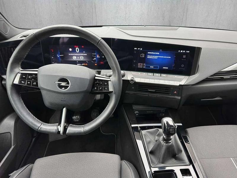 Gebraucht Opel Astra 131 PS (96 kW) 2024 Karbon schwarz (metallic) Limousine