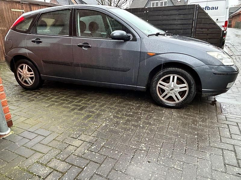 Second-hand Ford Focus 116 CP (85 kW) 2004 Gri Break