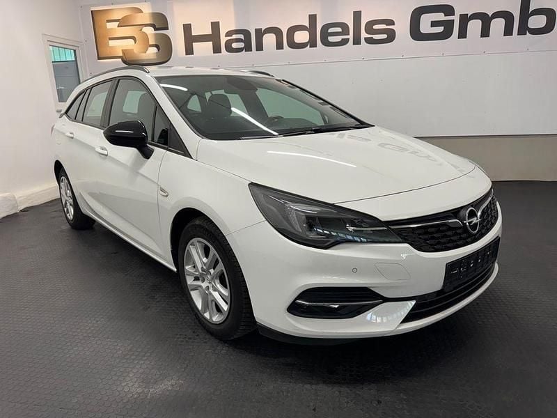 Weiß Gebraucht 2021 Opel Astra Kombi | 10.950 € (Guter Preis) - Bild 1/4