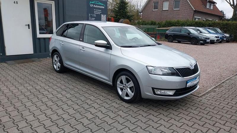 Gebraucht Skoda Rapid Joy 90 PS (66 kW) 2015 Silber Kleinwagen
