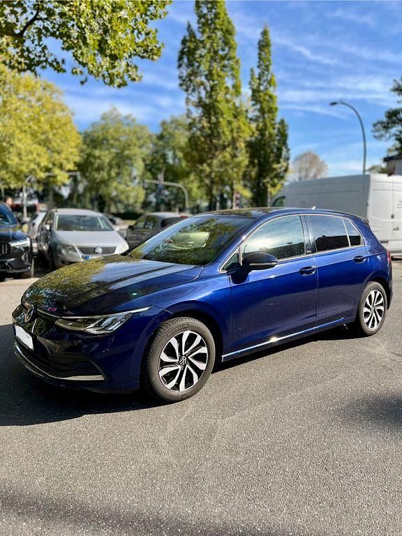 Blau Gebraucht 2021 VW Golf VIII Active Kombi | 21.500 € (Fairer Preis) - Bild 1/4