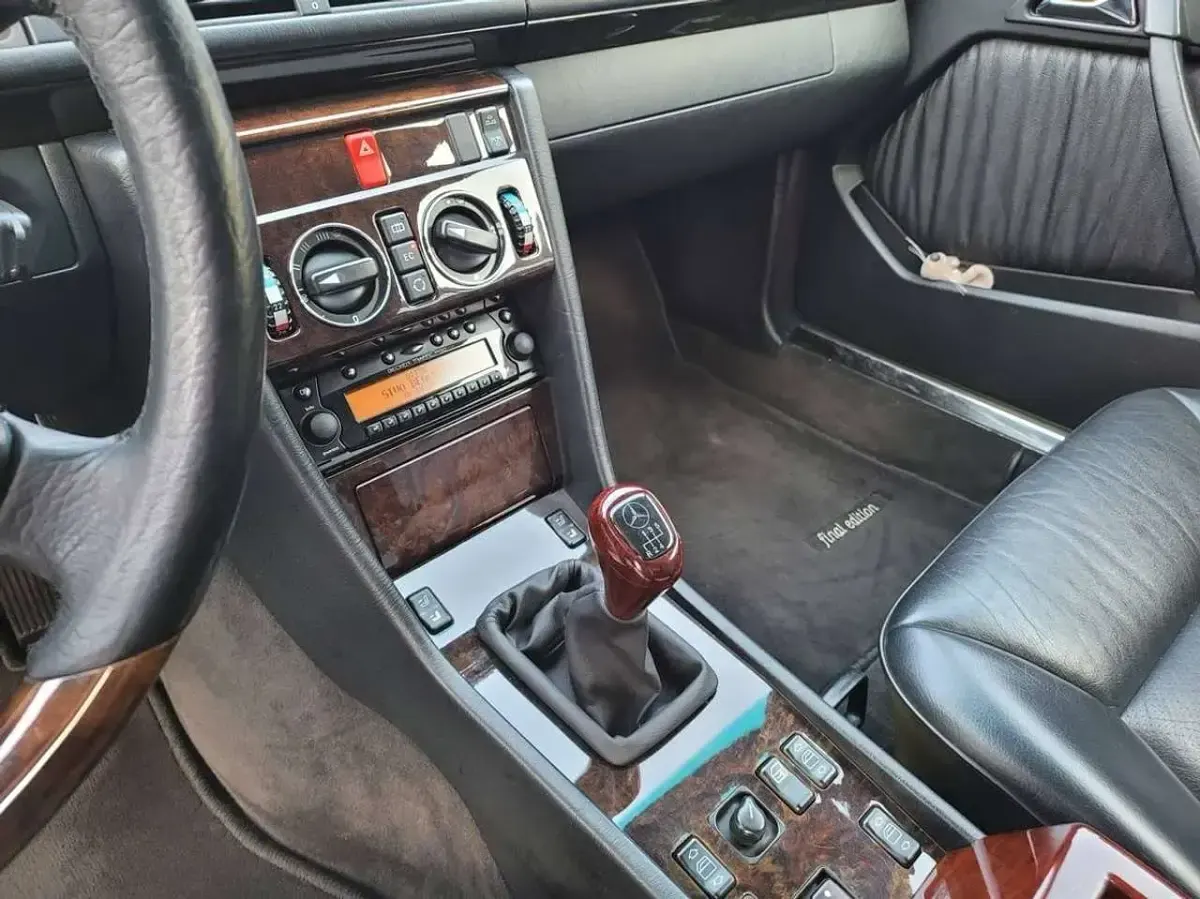 Gebraucht Mercedes E200 Avantgarde 136 PS (100 kW) 1997 Schwarz Cabrio