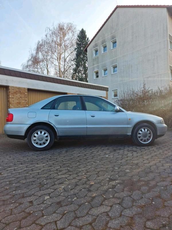 Gebraucht Audi A4 125 PS (91 kW) 1997 Silber Limousine