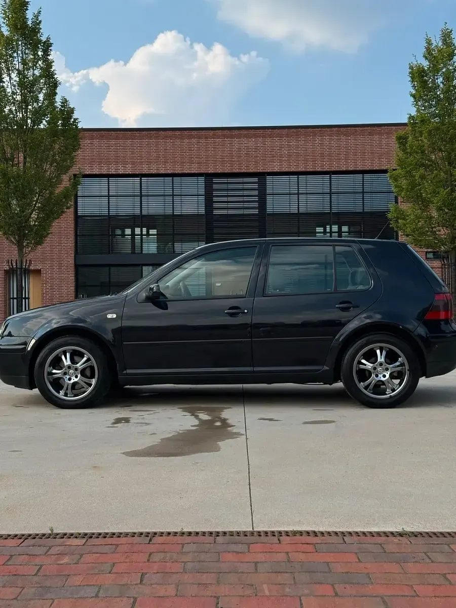 Gebraucht VW Golf IV 90 PS (66 kW) 1999 Schwarz Kleinwagen